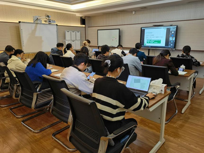 科研能力提升工程系列活動首場講座 教育項目與科研文獻(xiàn)的研究與開發(fā)